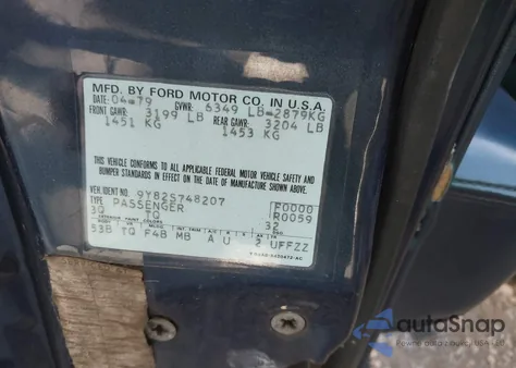 1979 Lincoln Continental z USA, uszkodzony, nr VIN 9Y82S748207